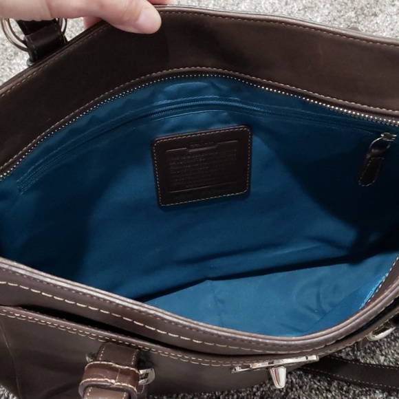 Authentic coach purse - Picture 2 of 3